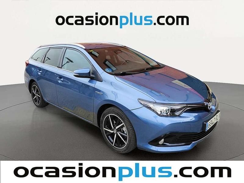 Usado Toyota Auris Touring Sports Edition 136 CV (100 kW) 2018 Azul Familiar