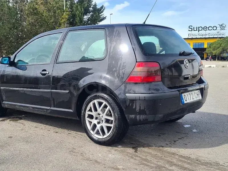 Usado VW Golf IV 75 CV (55 kW) 2004 Negro Berlina