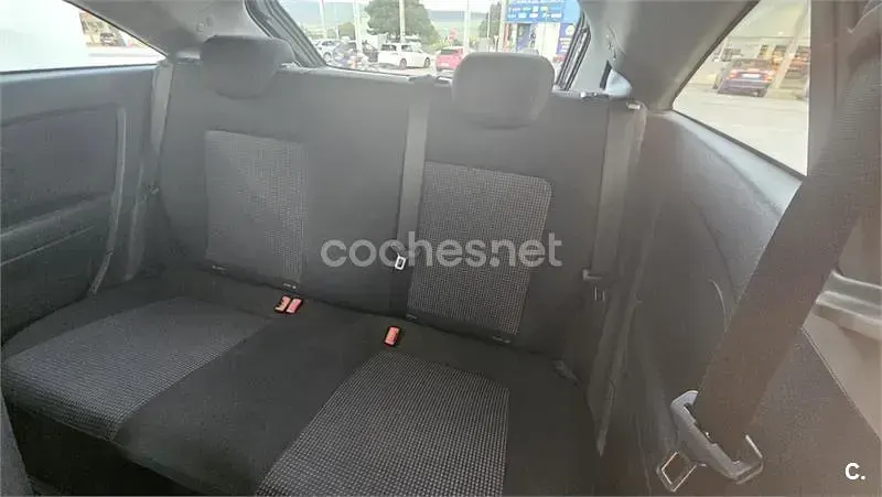Usado Opel Corsa Essentia 75 CV (55 kW) 2011 Negro Utilitario