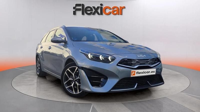 Usado Kia Ceed 141 CV (103 kW) 2022 Gris Utilitario