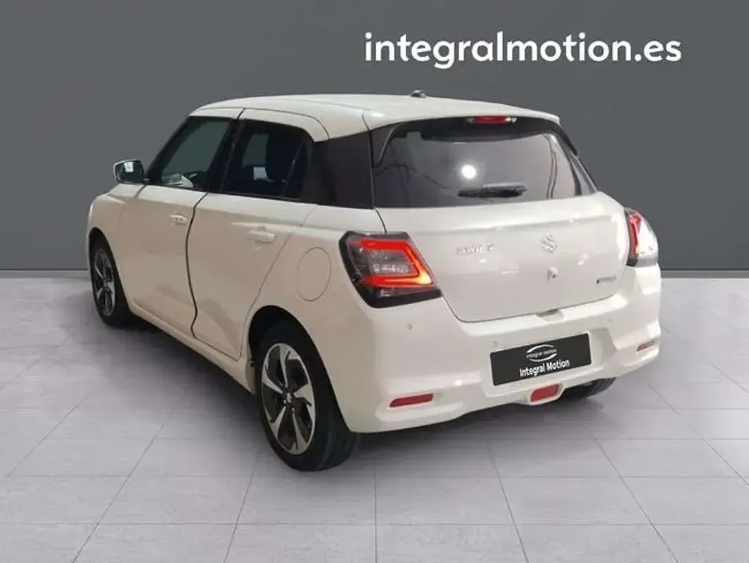 Usado Suzuki Swift 82 CV (60 kW) 2025 Blanco Utilitario