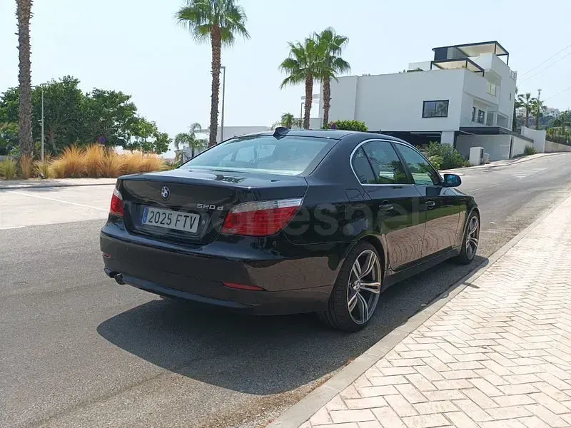 Usado BMW 520 Comfort Edition 163 CV (119 kW) 2007 Negro Berlina
