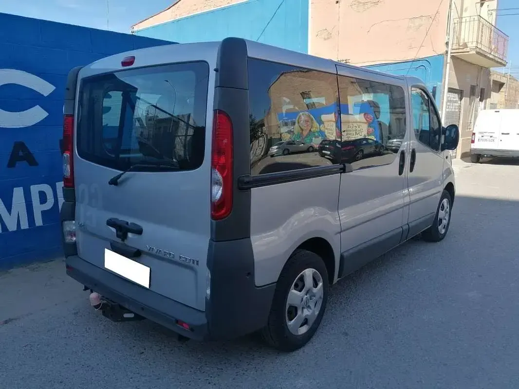 Usado Opel Vivaro Edition 114 CV (83 kW) 2013 Gris Monovolumen