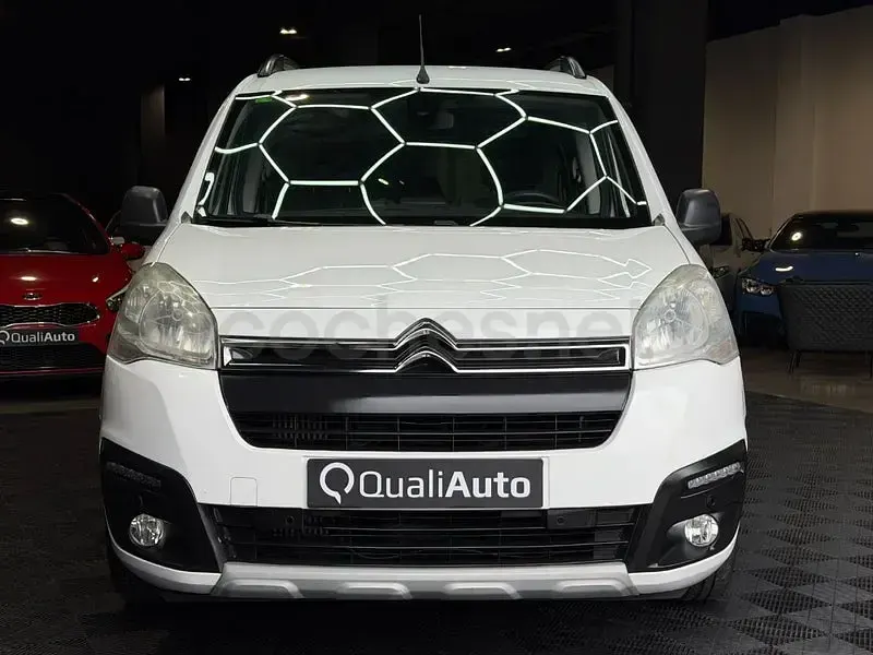 Usado Citroën Berlingo XTR 100 CV (73 kW) 2017 Blanco Monovolumen