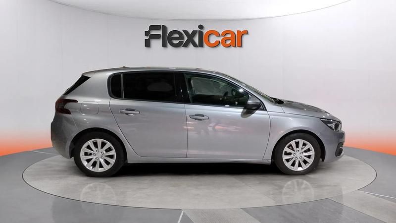 Usado Peugeot 308 Style 131 CV (96 kW) 2020 Gris Utilitario