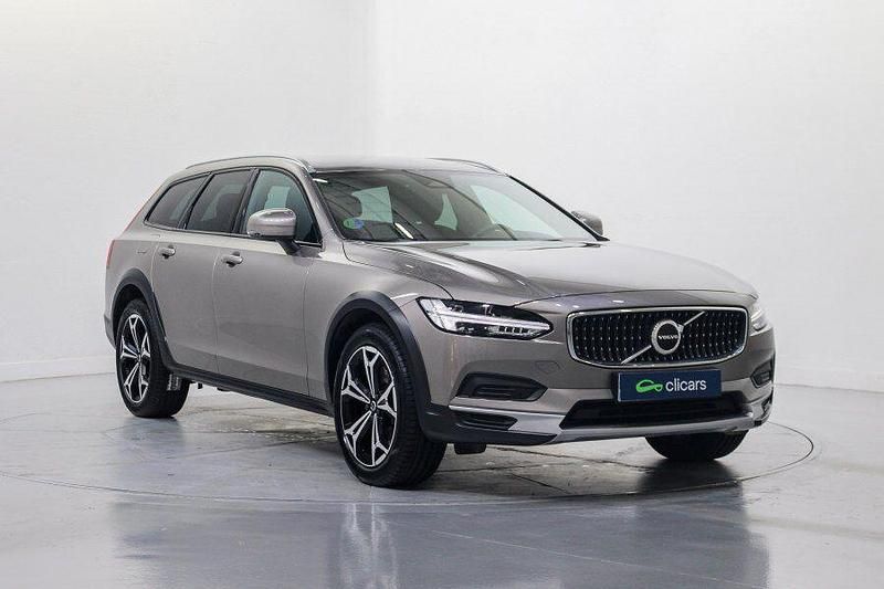 Usado Volvo V90 CC Pro 197 CV (144 kW) 2021 Gris / plata Familiar