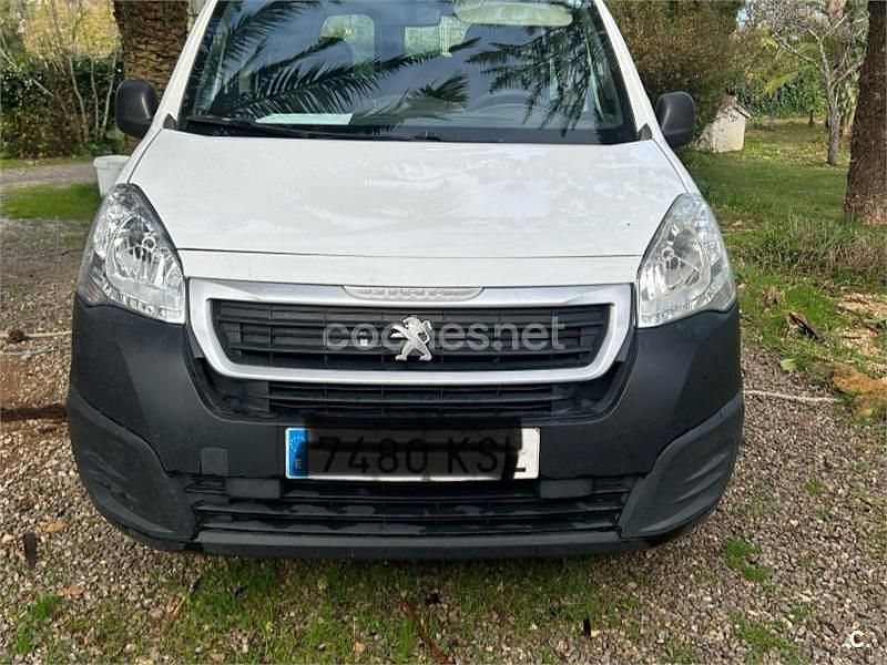 Usado Peugeot Partner Tepee Access 75 CV (55 kW) 2016 Blanco Monovolumen