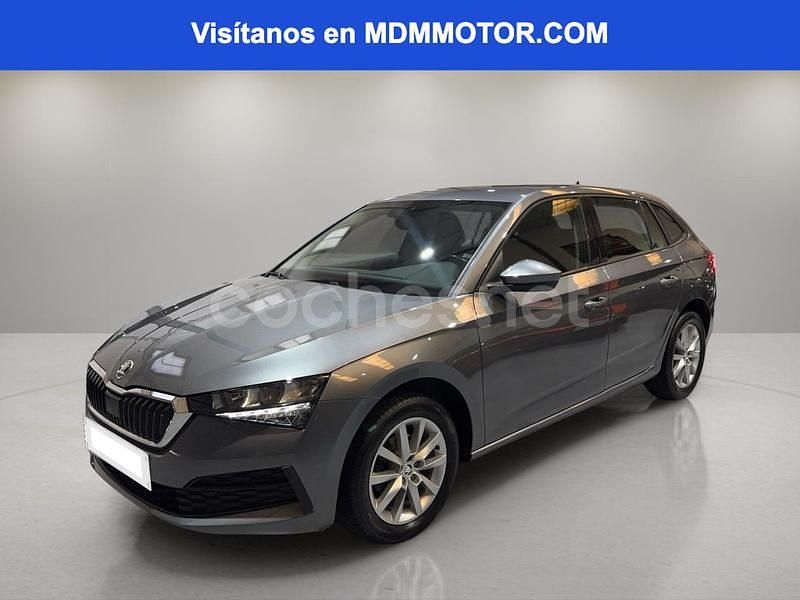 Usado Skoda 110 R Ambition 110 CV (80 kW) 2022 Gris / plata Berlina