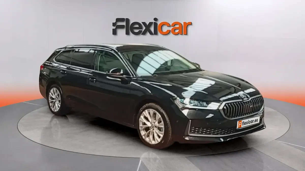 Usado Skoda Superb Selection 150 CV (110 kW) 2024 Familiar
