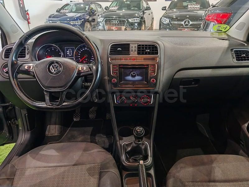 Usado VW Polo 90 CV (66 kW) 2016 Gris / plata Berlina