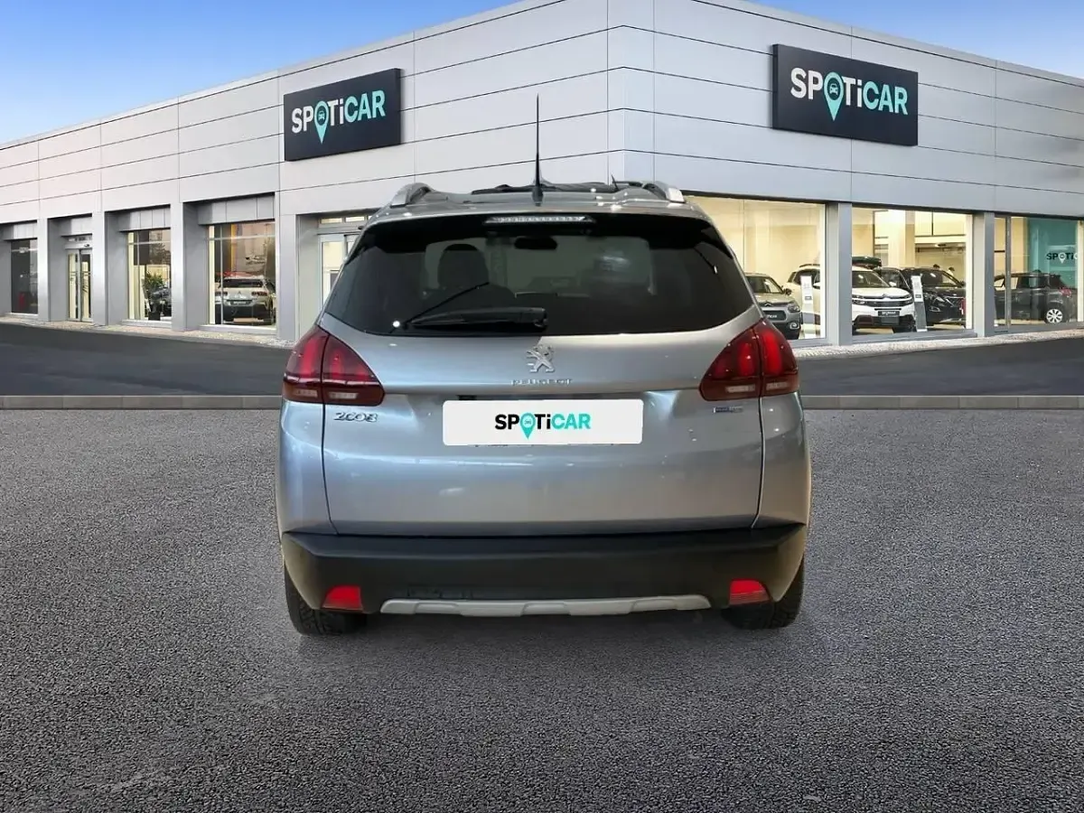 Usado Peugeot 2008 Allure 110 CV (80 kW) 2016 Gris SUV