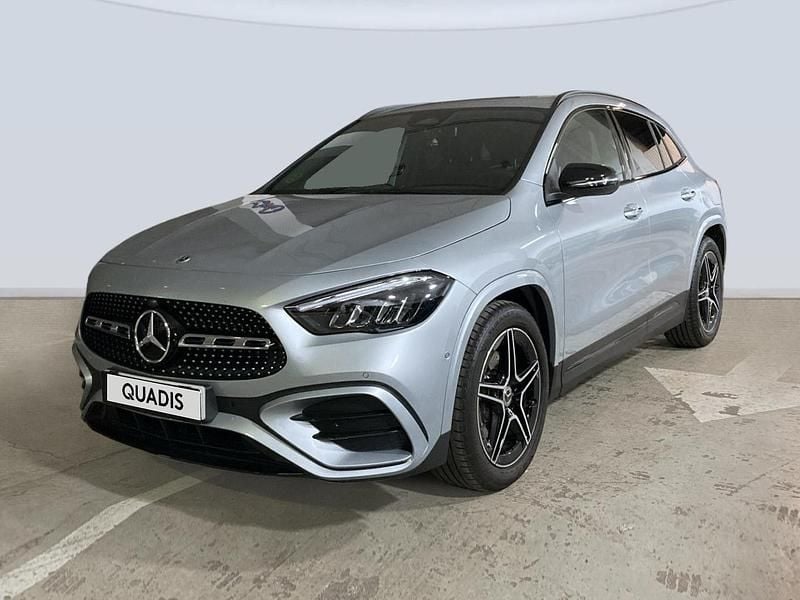 Usado Mercedes GLA200 150 CV (110 kW) 2024 Gris plata SUV