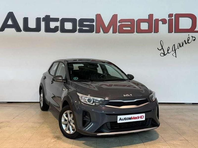 Gris Usado 2022 Kia Stonic Plus SUV | 11.490 € (Super precio) - Imagen 1/4