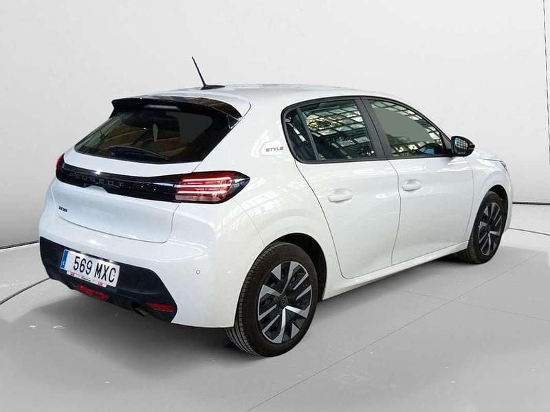 Usado Peugeot 208 Style 102 CV (75 kW) 2024 Blanco Utilitario