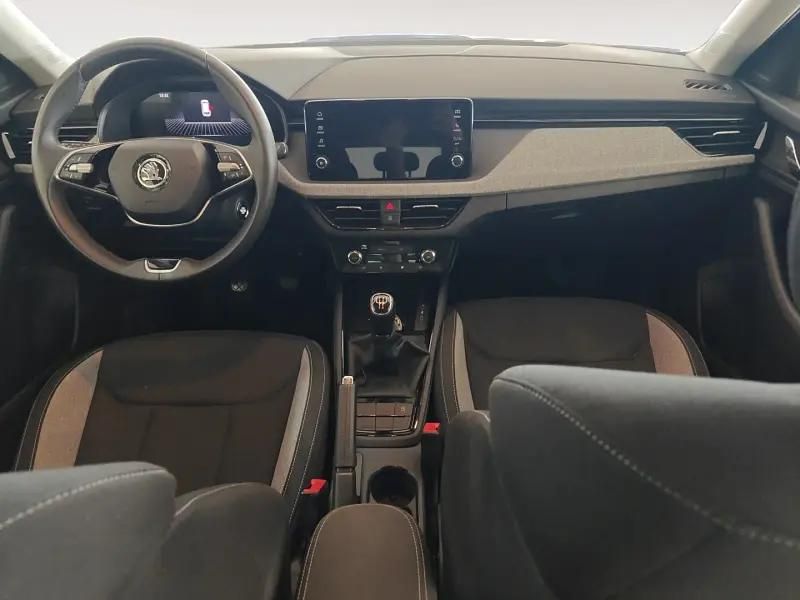 Usado Skoda Kamiq Selection 95 CV (69 kW) 2024 Rojo SUV