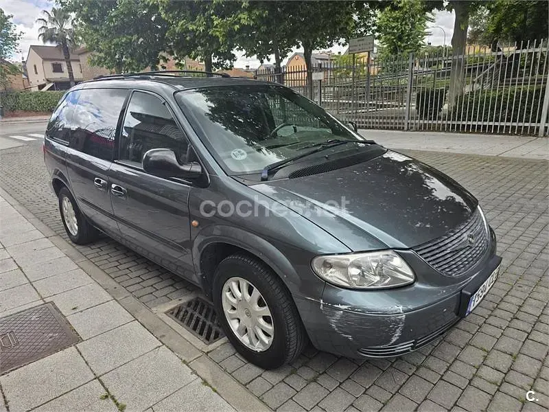 Usado Chrysler Voyager 150 CV (110 kW) 2004 Verde Monovolumen