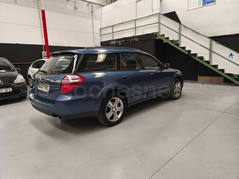 Usado Subaru Outback 165 CV (121 kW) 2007 Azul Familiar