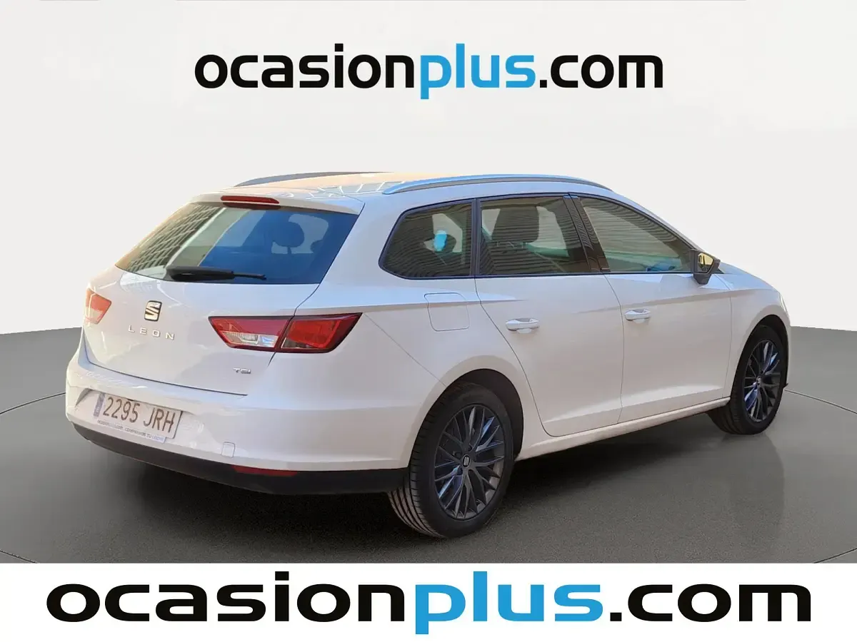 Usado Seat Leon ST Style 125 CV (91 kW) 2016 Blanco Familiar