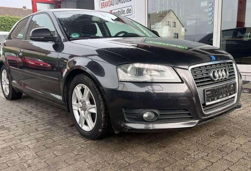 Usado Audi A3 Attraction 105 CV (77 kW) 2009 Negro Utilitario