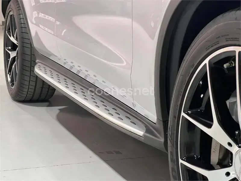 Usado Mercedes GLC300 245 CV (180 kW) 2020 Gris / plata SUV