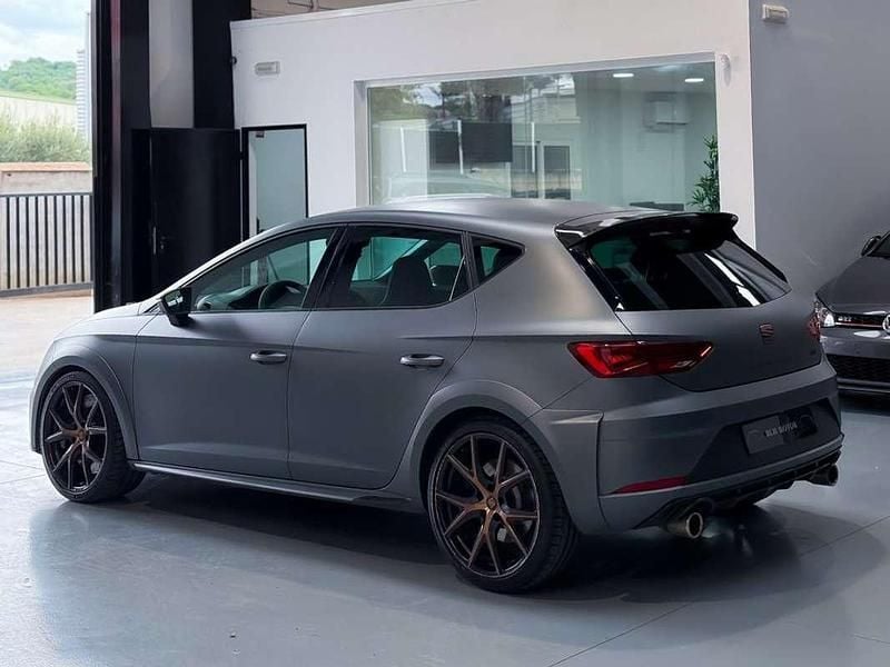 Usado Seat Leon CUPRA 300 CV (220 kW) 2018 Gris / plata Berlina