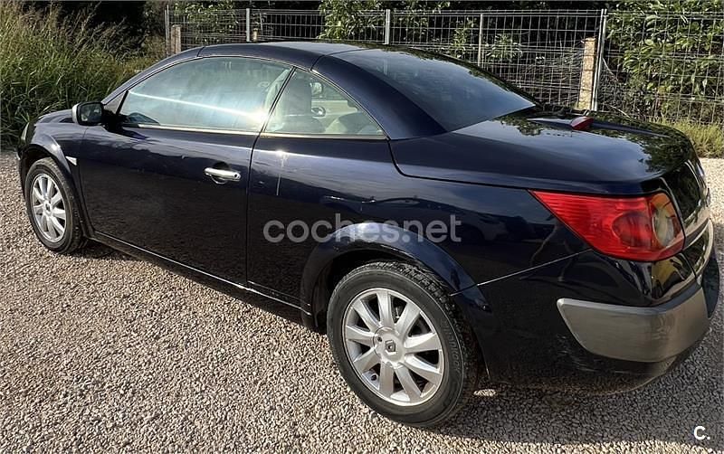 Usado Renault Mégane Cabriolet Dynamique 105 CV (77 kW) 2007 Azul Descapotable