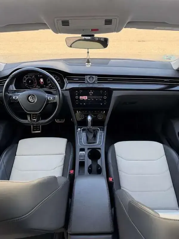 Usado VW Arteon Elegance 150 CV (110 kW) 2019 Blanco Utilitario