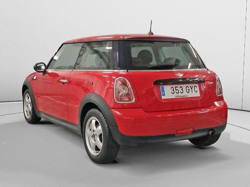 Usado Mini ONE 75 CV (55 kW) 2010 Rojo Utilitario