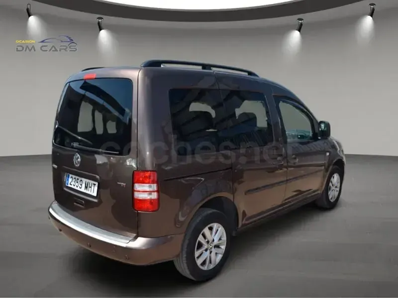Usado VW Caddy Comfortline 102 CV (75 kW) 2011 Marrón Monovolumen
