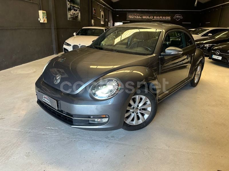 Usado VW Beetle Design 105 CV (77 kW) 2014 Gris / plata Utilitario