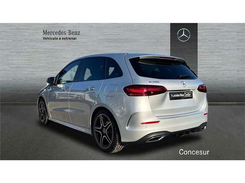 Usado Mercedes B200 163 CV (119 kW) 2024 Plata Monovolumen