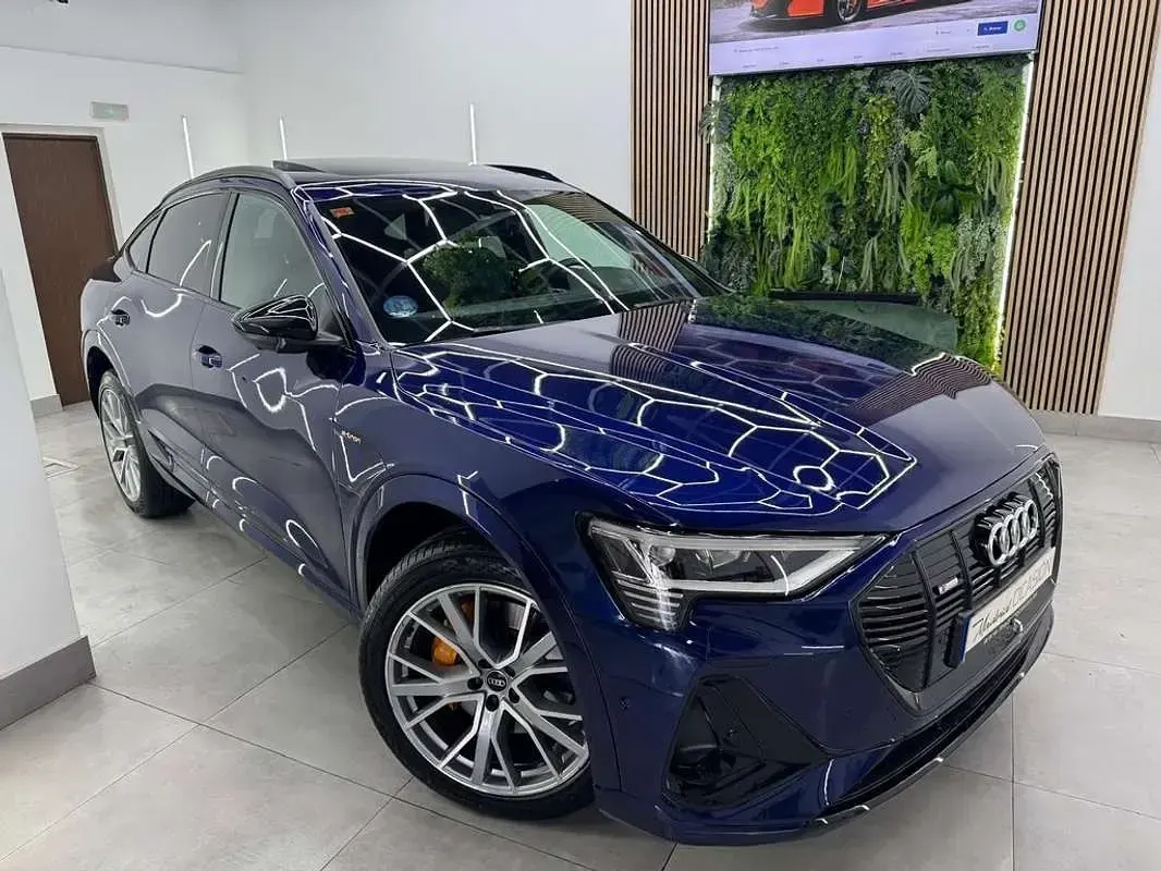 Usado Audi e-tron Ambiente 230 kW (313 CV) 2021 Azul SUV