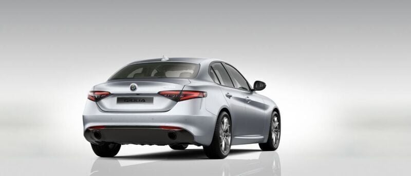 Usado Alfa Romeo Giulia Sprint Sprint 160 CV (117 kW) 2023 Gris Coupe