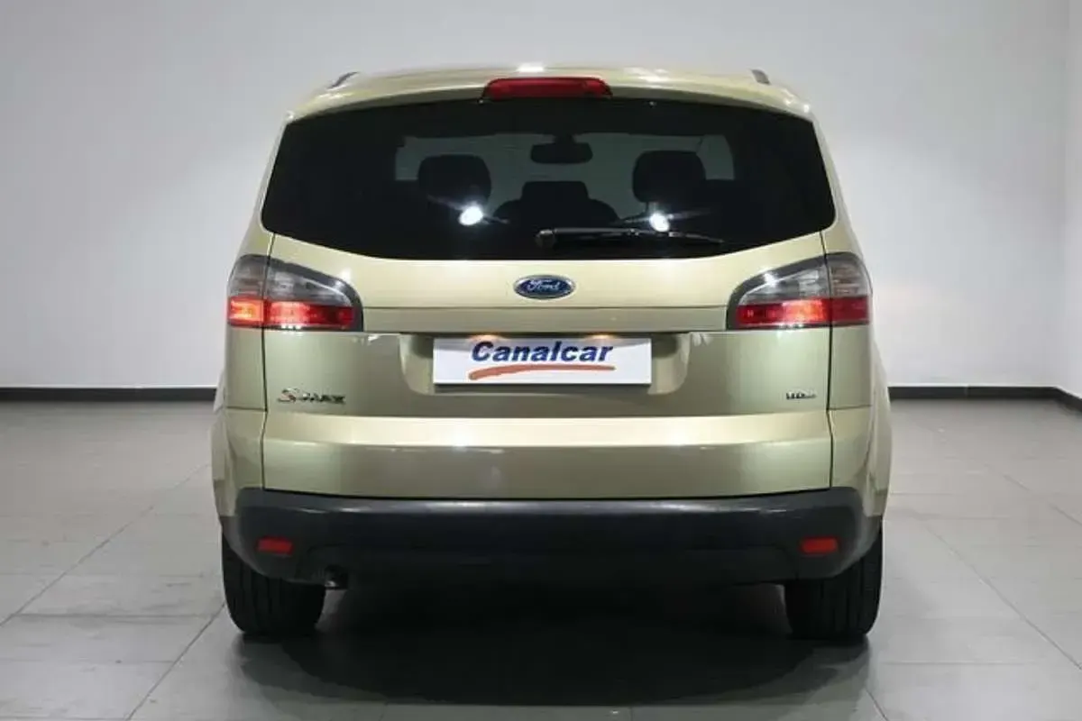 Usado Ford S-MAX Titanium 140 CV (102 kW) 2007 Amarillo Monovolumen