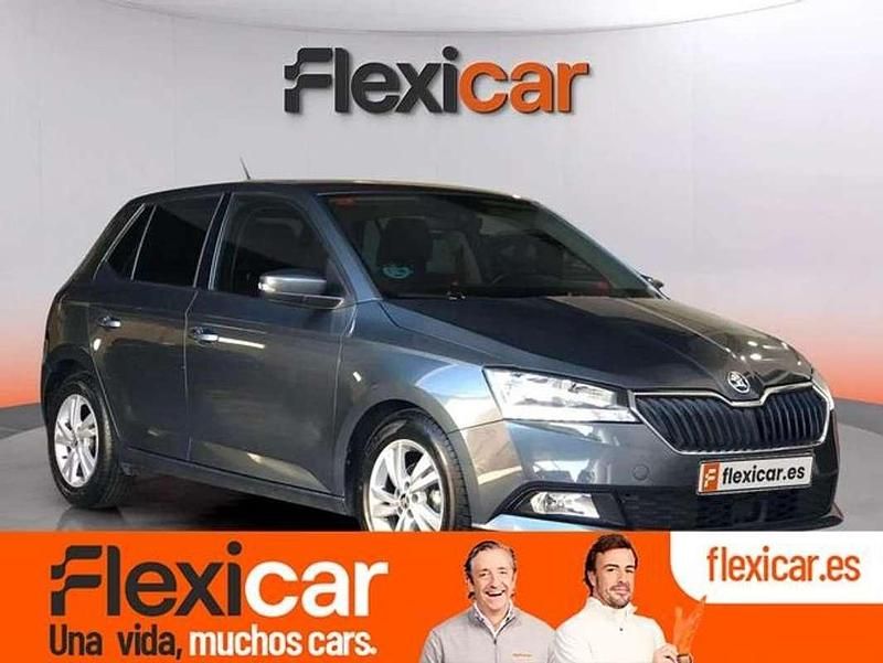 Gris Usado 2021 Skoda Fabia Ambition Utilitario | 10.790 € (Precio justo) - Imagen 1/4