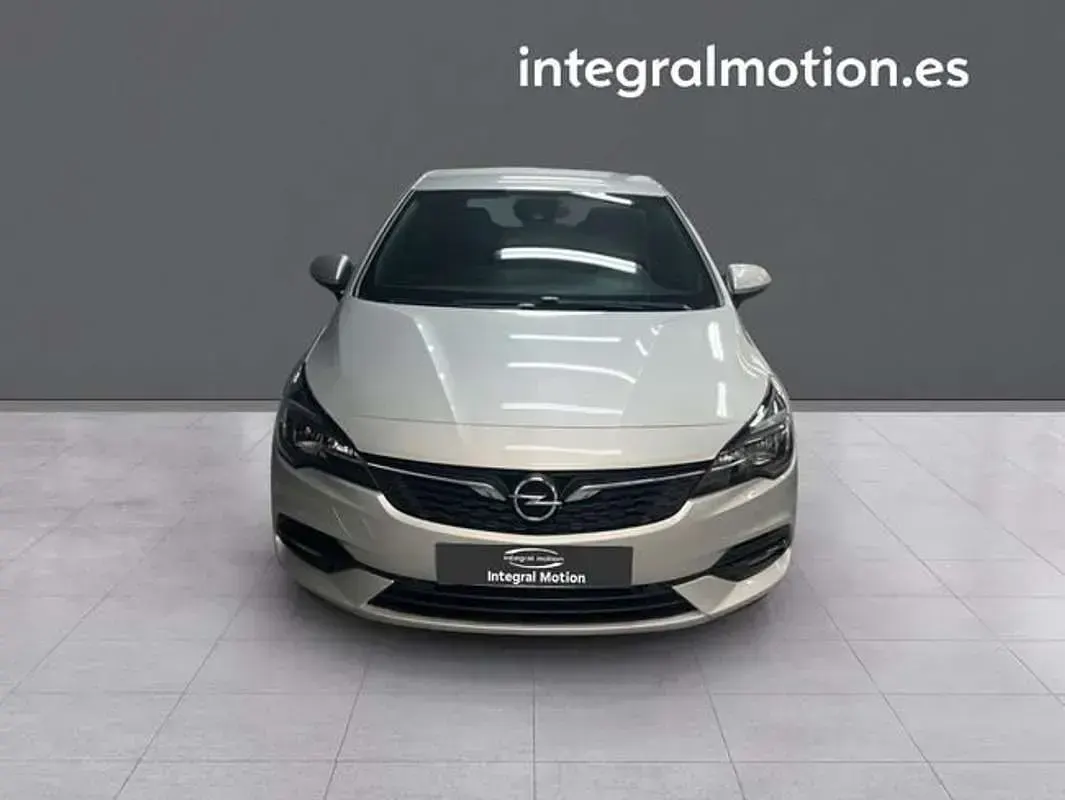 Usado Opel Astra GS Line 110 CV (80 kW) 2021 Gris Berlina