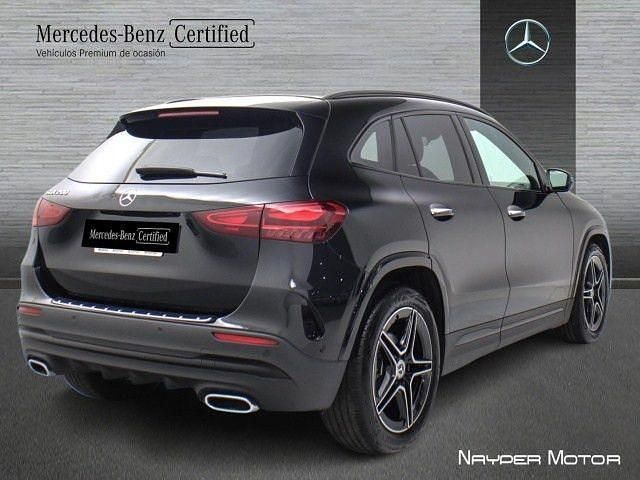 Usado Mercedes GLA200 AMG line 163 CV (119 kW) 2025 Negro cosmos SUV