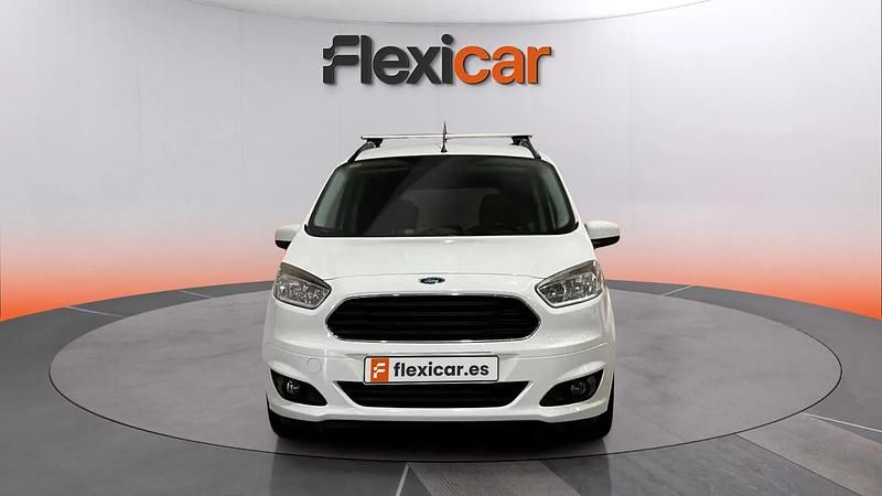 Usado Ford Tourneo Courier Ambiente 102 CV (75 kW) 2015 Blanco Monovolumen