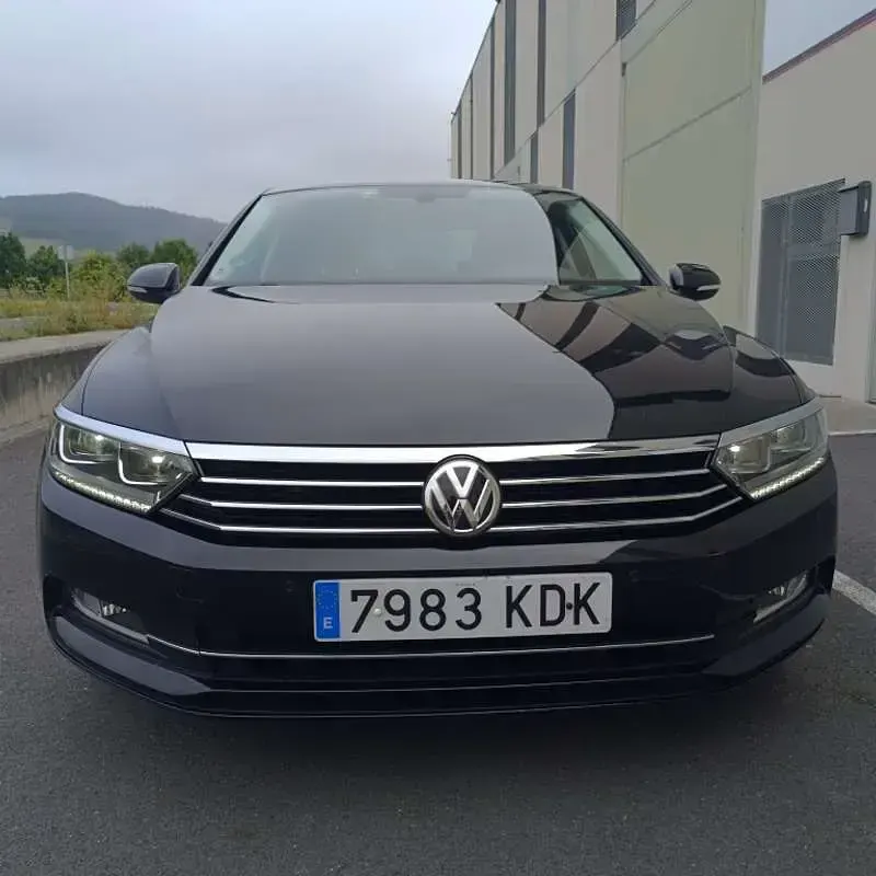Usado VW Passat Advance 150 CV (110 kW) 2017 Negro Berlina