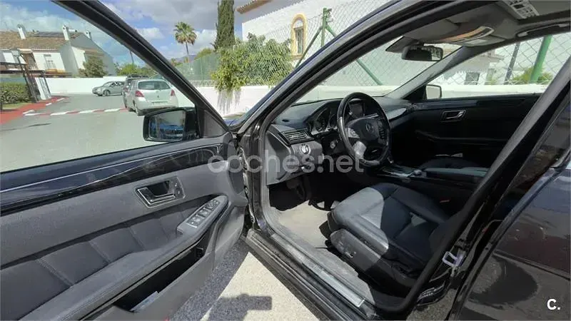 Usado Mercedes E250 204 CV (150 kW) 2011 Negro Berlina