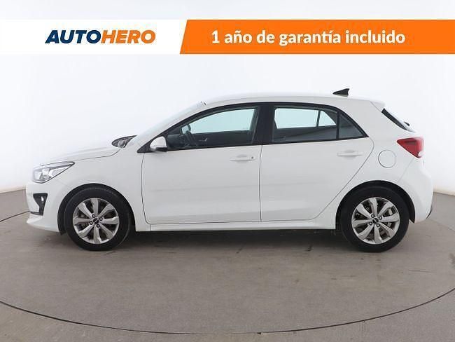 Usado Kia Rio 120 CV (88 kW) 2023 Blanco Berlina
