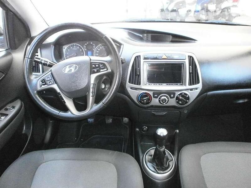 Usado Hyundai i20 GO! 85 CV (62 kW) 2014 Gris / plata Utilitario