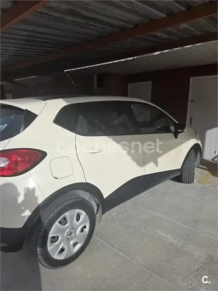 Usado Renault Captur Intens 90 HP (66 kW) 2015 Bege SUV