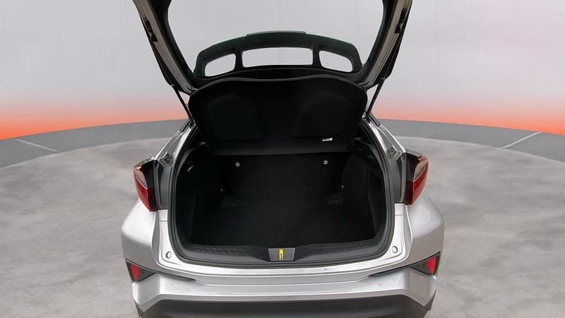 Usado Toyota C-HR Active 140 CV (102 kW) 2023 Gris SUV