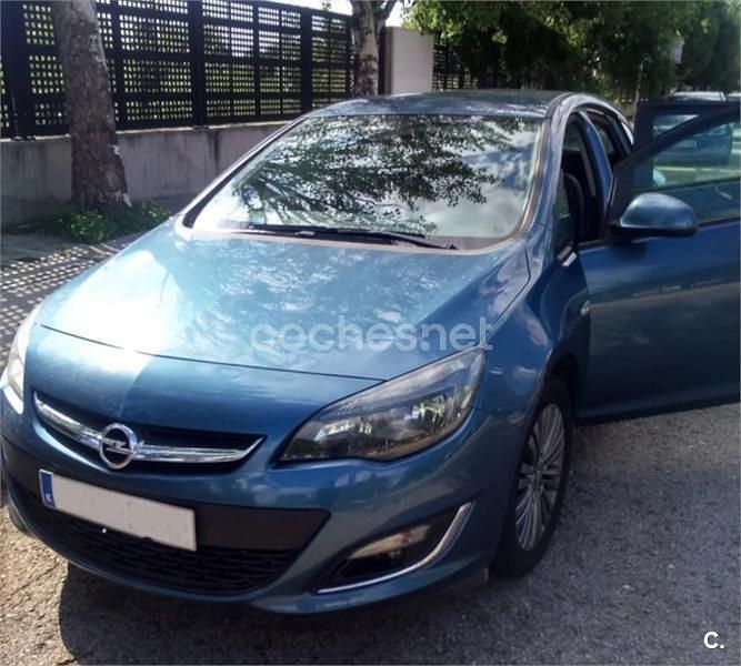 Usado Opel Astra Business 110 CV (80 kW) 2014 Azul Berlina