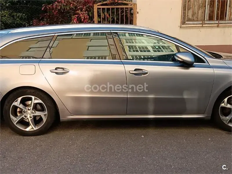 Usado Peugeot 508 SW Allure 120 CV (88 kW) 2018 Gris / plata Familiar