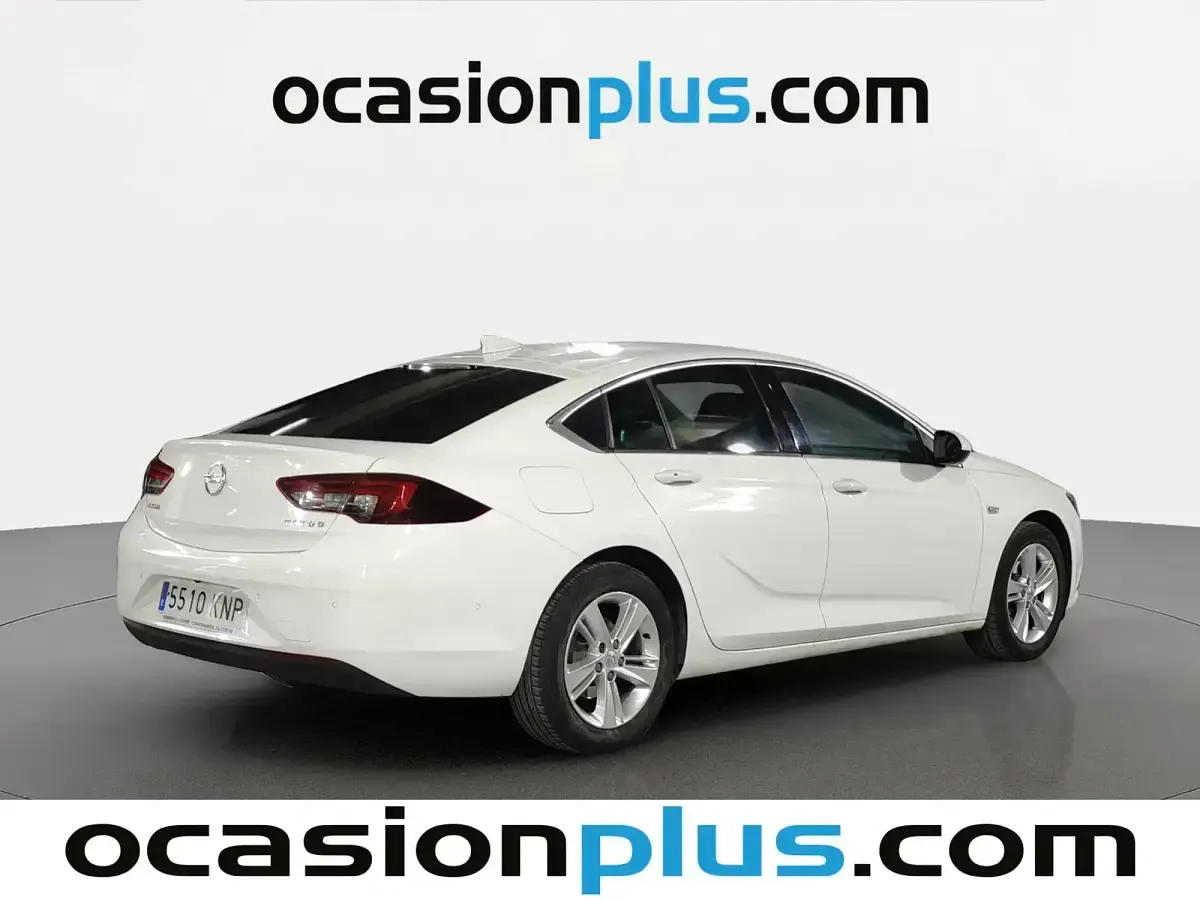 Usado Opel Insignia Selective 136 CV (100 kW) 2018 Blanco Berlina