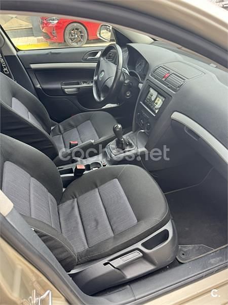 Usado Skoda Octavia 105 CV (77 kW) 2005 Amarillo Berlina