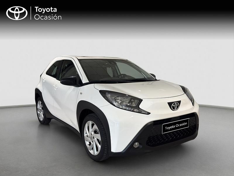 Usado Toyota Aygo X Play 72 CV (52 kW) 2024 Blanco SUV