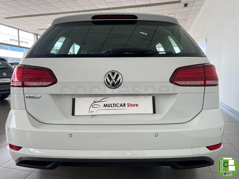 Usado VW Golf VII Advance 115 CV (84 kW) 2020 Blanco Familiar
